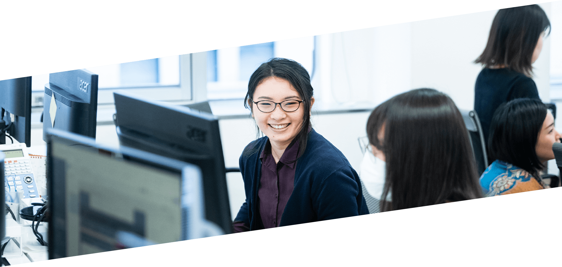 先輩たちが険しい顔をみせない